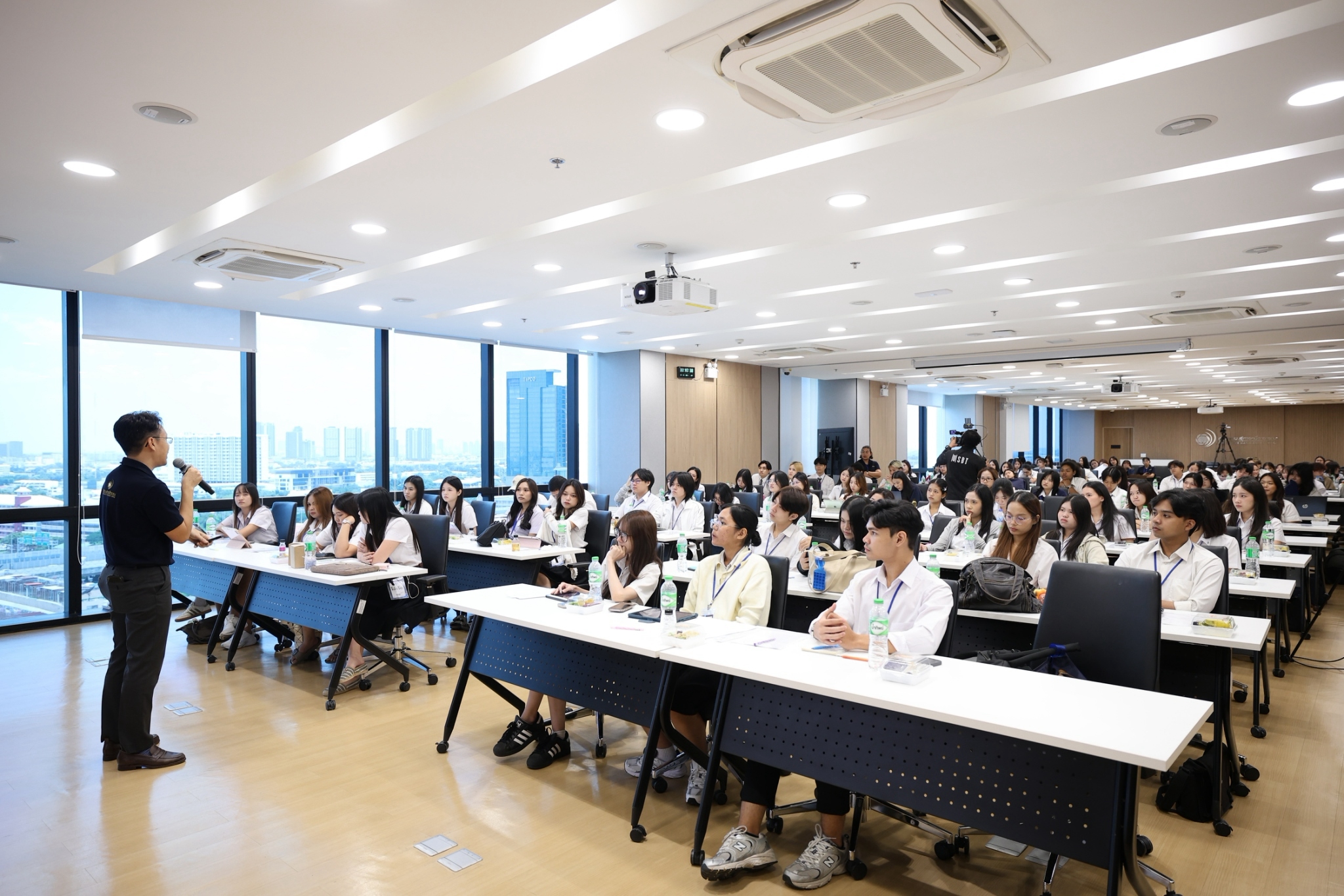 สบน. ปลื้ม “PDMO Camp 2026” จุดประกายคนรุ่นใหม่  เข้าใจวินัยการคลัง ไม่กลัวการสร้างหนี้ แต่กลัวหนี้ไม่สร้างคุณค่า-image-11